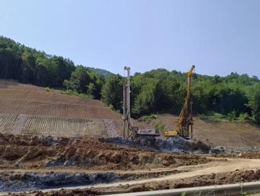 Някои свлачища по пътя Мездра – Ботевград ще се укрепват чак догодина