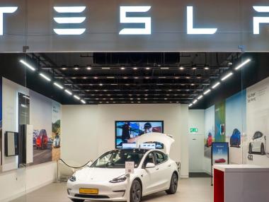 Tesla представя нов автомобил във вторник