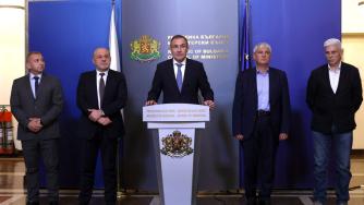 Бизнесът, синдикатите и държавата гледат различно на минималната заплата