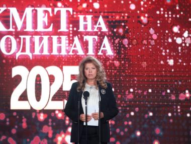 Йотова: Рухнат ли общините, ще рухне държавата