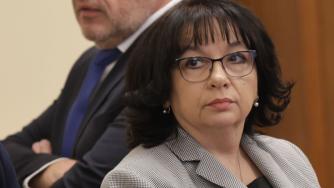 „Красноречиви резултати“: Петкова се похвали с близо 4 млрд. лв. повече разходи за заплати