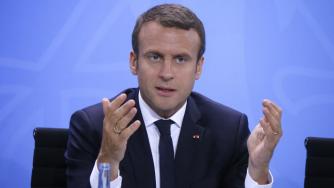 Френската политическа криза приема неочакван обрат