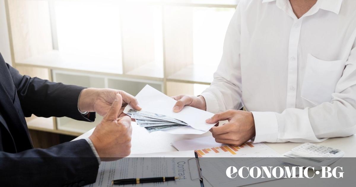 В значителен брой общини държавата вече е най-големият работодател и