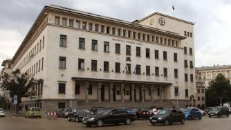 БНБ: Икономиката набира скорост, пазарът на труда остава затегнат