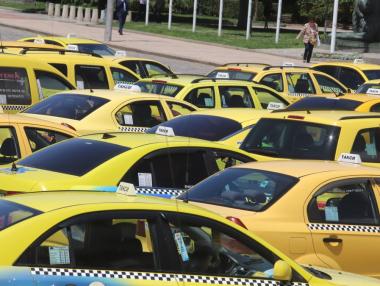 Столичният общински съвет и такситата се разбраха за поскъпването