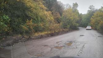 Лунният пейзаж по „първокласния път“ София – Пловдив ще бъде ремонтиран