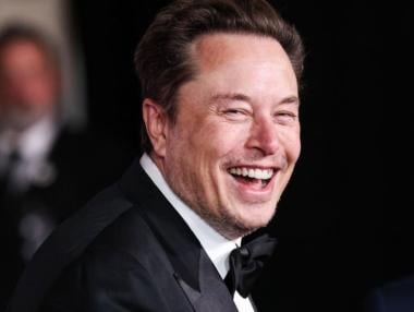 Риск за $1 трилион: Tesla може да загуби Мъск без мегазаплатата му