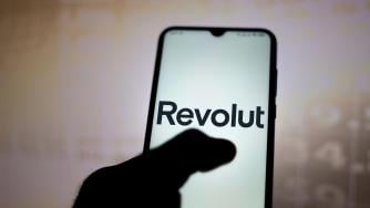 Revolut закрива сметките в лева още в средата на декември