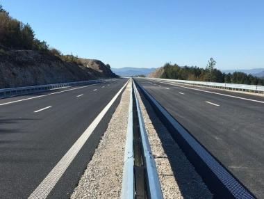 Вечерни новини: Участък от „Хемус“ не е магистрала; За какво спестяват българите?