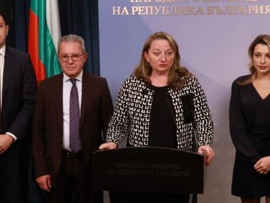 Минималната заплата в България все пак ще скочи до 1213 лв.