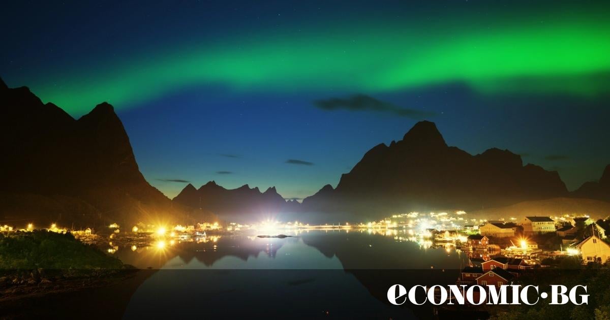Неуловимото Северно сияние (Aurora Borealis) може да даде най-силното си