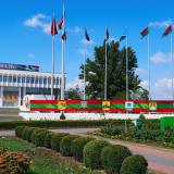 От сувенири с Путин до съветски обяди: Туристически бум в „мястото, което не съществува“