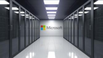 Критичен недостиг на чипове тласна Microsoft към 10-милиардна мегасделка