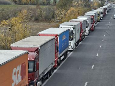 НАП ще следи в реално време транспорта на стоки с висок фискален риск