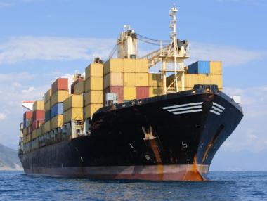 Еврокомисията инвестира 3 млрд. евро за чисти горива за кораби и самолети