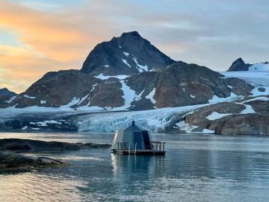 Пълна изолация: Това ли е най-дивото Airbnb в света? (галерия)