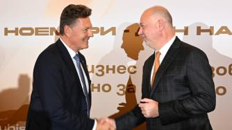 Премиерът Росен Желязков връчи персонално отличие на Тим Курт на Деня на металурга