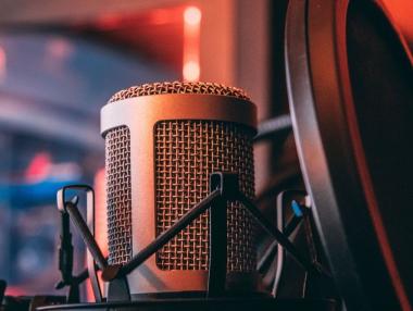 „Новините накратко“: Подкастът, който да ви ориентира в информационния поток