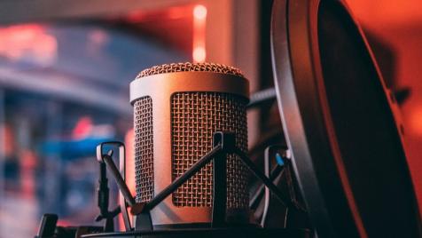 „Новините накратко“: Подкастът, който да ви ориентира в информационния поток