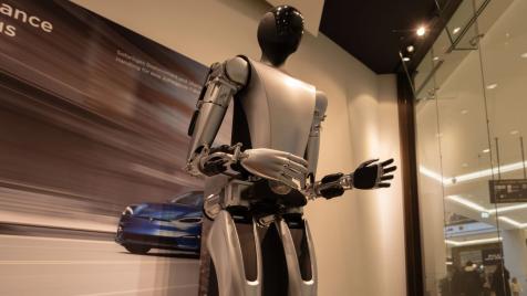 Защо хуманоидните роботи заемат централно място в плановете на Мъск за Tesla?