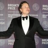 Мъск е напът да стане първият трилионер: Какво може да си купи с толкова пари?