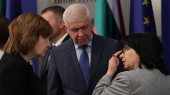 Седмични новини: Бюджетът на статуквото; Полунационализация на „Лукойл“