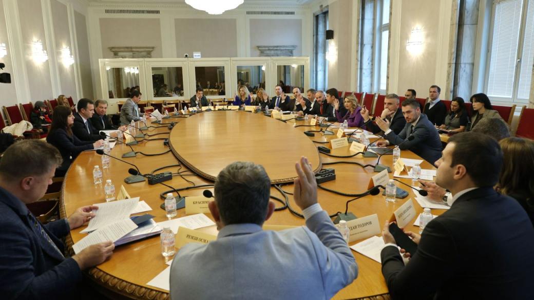 Енергийната комисия отхвърли ветото на президента срещу косвеното одържавяване на „Лукойл“