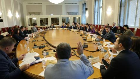 Енергийната комисия отхвърли ветото на президента срещу косвеното одържавяване на „Лукойл“