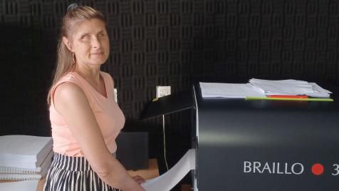 Първият брайлов учебник по английски език у нас помага професионално на незрящи младежи