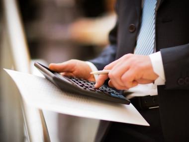 Частният сектор изостава с вдигането на заплатите спрямо държавния