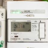 Министерството на финансите не изплаща европарите за „умни“ електромери