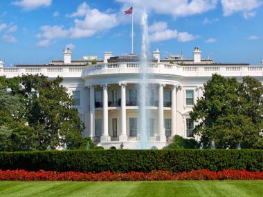 САЩ разрешиха преговори за продажбата на „Лукойл“ в България