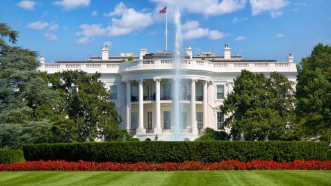 САЩ разрешиха преговори за продажбата на „Лукойл“ в България