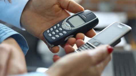 Анатомията на едно корпоративно (само)убийство: Троянският кон, който погуби Nokia 