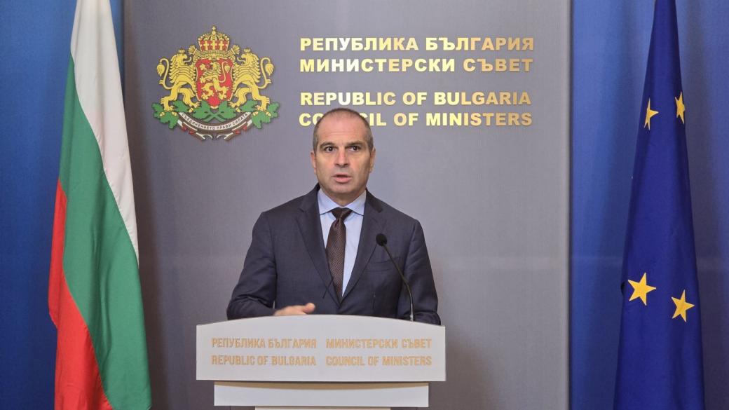 „Разсипия“: Гроздан Караджов продава правителствения самолет „Фалкон“