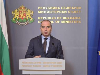 „Разсипия“: Гроздан Караджов продава правителствения самолет „Фалкон“