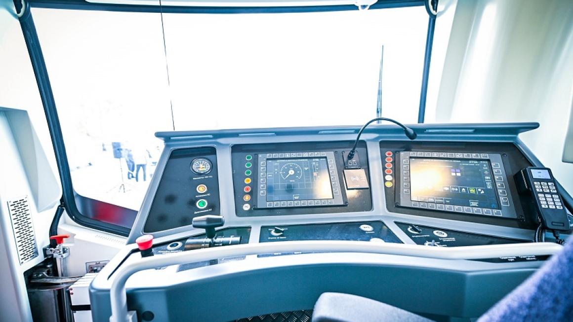 Галерия :: Снимка 1 :: „Шкода“ достави първия от новите влакове за столичното метро (галерия)}