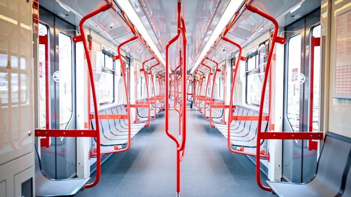 Галерия :: Снимка 2 :: „Шкода“ достави първия от новите влакове за столичното метро (галерия)}