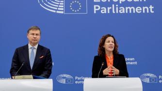 ЕК: България няма да спази правилото за дефицита през 2026 г.