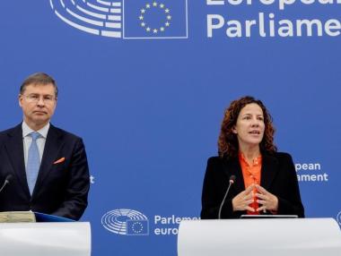 ЕК: България няма да спази правилото за дефицита през 2026 г.