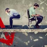 Заплати на две скорости: Кои взимат най-много и най-малко в България?