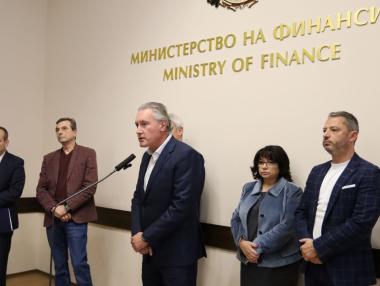 „Изненадващо много допирни точки“: Бизнес, синдикати и държава си заговориха за бюджета