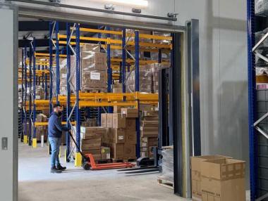 Австрийските пощи купуват 70% от българската euShipments