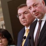 Правителството се отказва от най-скандалните предложения в бюджета