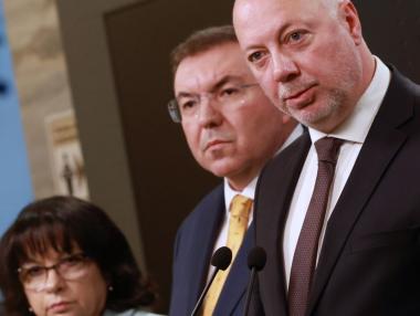 Правителството се отказа от най-скандалните предложения в бюджета