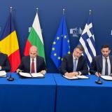 Караджов залага още два моста над Дунав