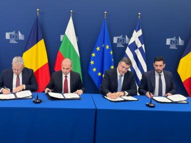 Караджов залага още два моста над Дунав