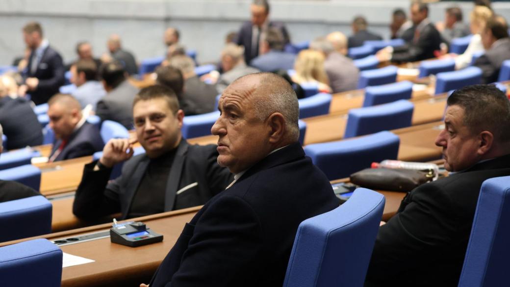 Минималната заплата се отвързва от средната още догодина