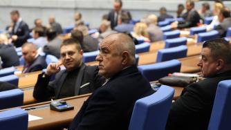 Минималната заплата се отвързва от средната още догодина