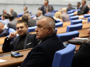 Минималната заплата се отвързва от средната още догодина